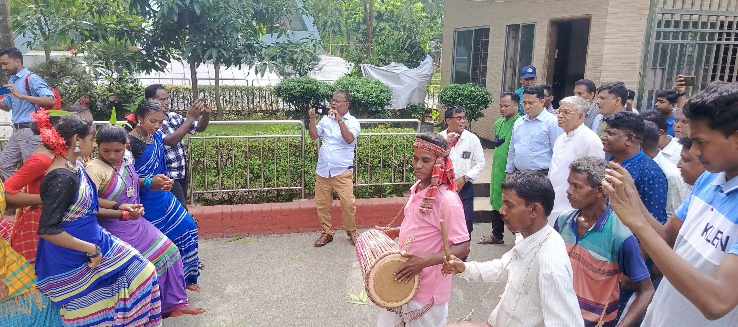 ‘দেশের ক্ষুদ্র জাতিগোষ্ঠীর আর্থ-সামাজিক বৈষম্য অনেক কমে এসেছে’