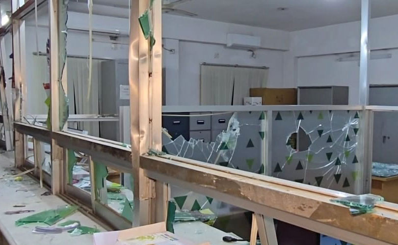 ড্যাফোডিল ও সিটি বিশ্ববিদ্যালয় শিক্ষার্থীদের মধ্যে সংঘর্ষ, ভাঙচুর আগুন