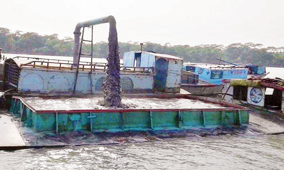 প্রশাসনের হস্তক্ষেপে সাময়িক বন্ধ