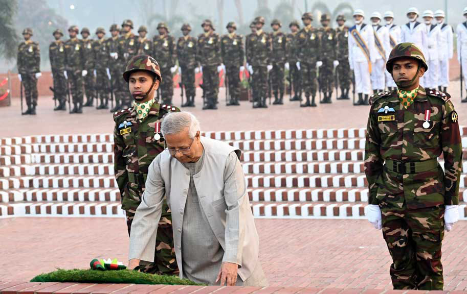 মহান বিজয় দিবসে জাতীয় স্মৃতিসৌধে রাষ্ট্রপতি ও প্রধান উপদেষ্টার শ্রদ্ধা
