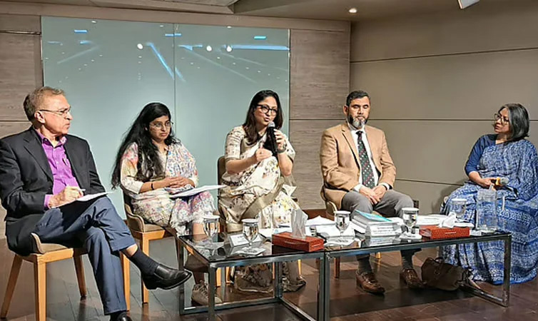 কুৎসা, ভয়ভীতি নারীর রাজনৈতিক অংশগ্রহণকে নিরুৎসাহিত করছে