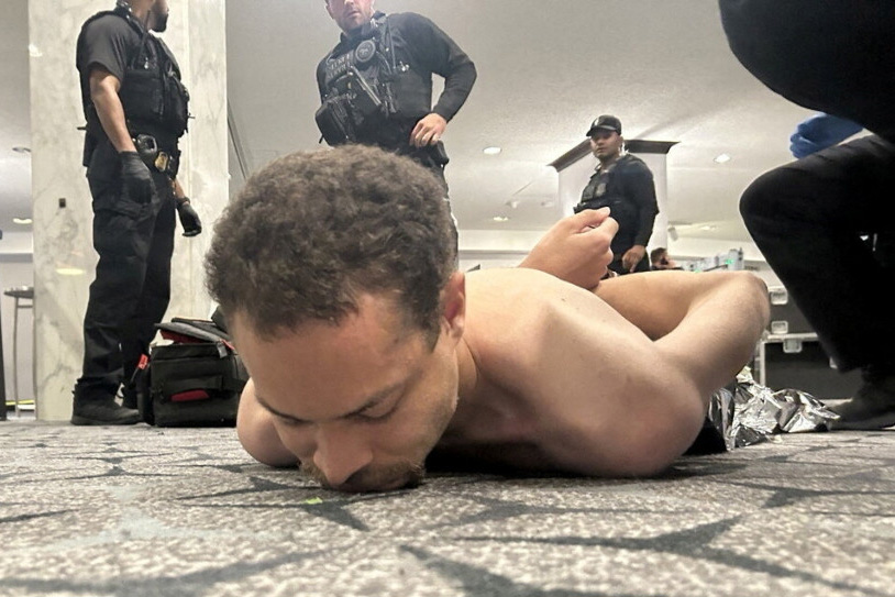 প্রেসিডেন্ট ট্রাম্পের নৈশভোজে গুলি, সন্দেভাজনকে আটক