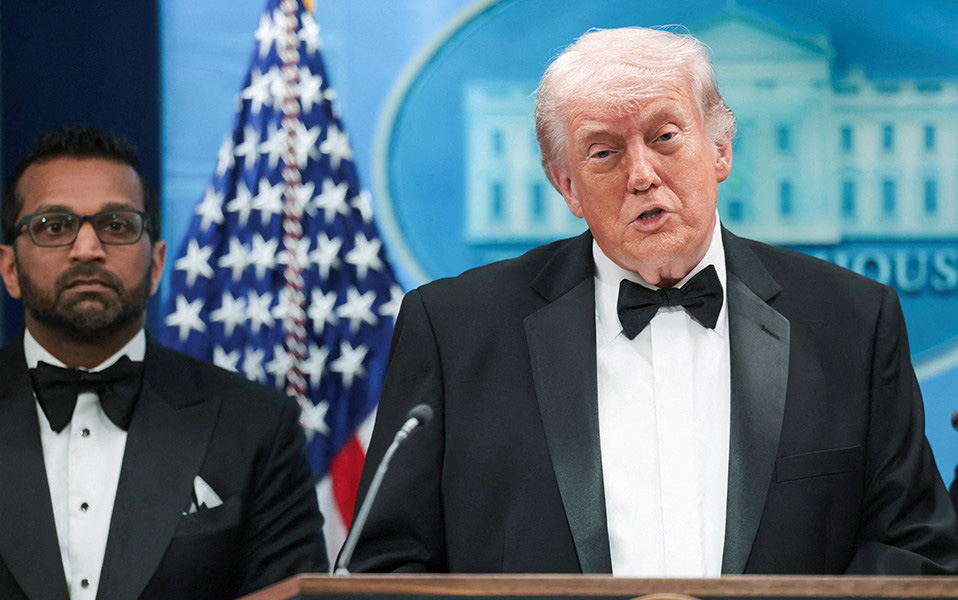 প্রেসিডেন্ট ট্রাম্পের নৈশভোজে গুলি, সন্দেভাজনকে আটক