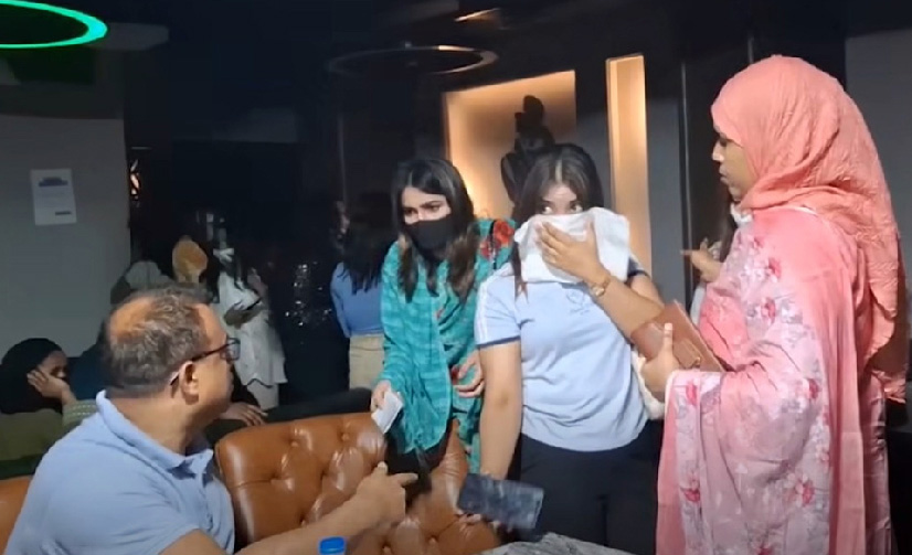 উত্তরায় মদের বারে অভিযান, নারীসহ ১৪০ জন গ্রেপ্তার