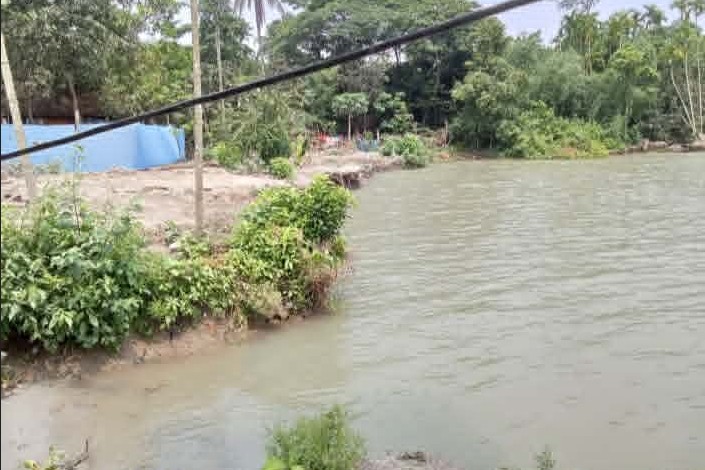 বানারীপাড়ায় ভাঙনকবলিত সন্ধ্যা নদীতে আবারও বালুমহাল ইজারা!