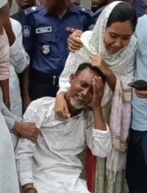 প্যারোলে মুক্তি পেয়েও পড়া হলো না মায়ের জানাজা যুবলীগ নেতার